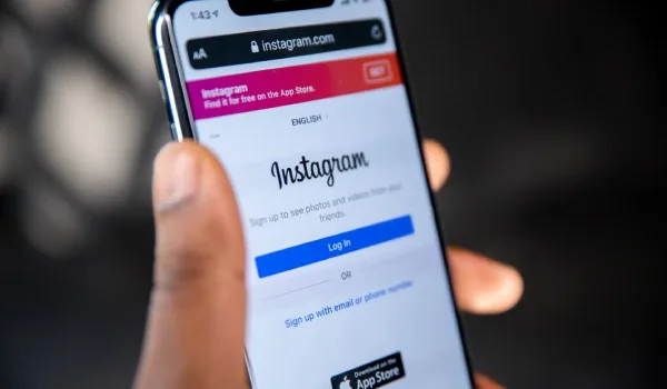 ورود به حساب اینستاگرام خود از طریق وب گوگل